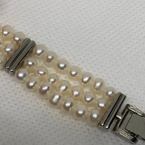 Ocean Dream Pearl Watch women silver tone rhinestones 23mm round 7” running